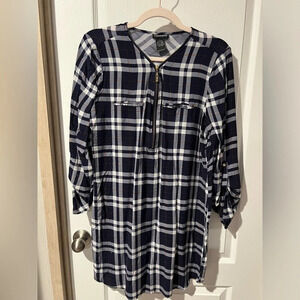 COTTON EXPRESS SZ LARGE NAVY PLAID DRESS.